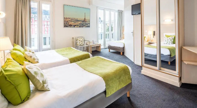 Трёхместный номер Standard Hôtel Notre Dame de France