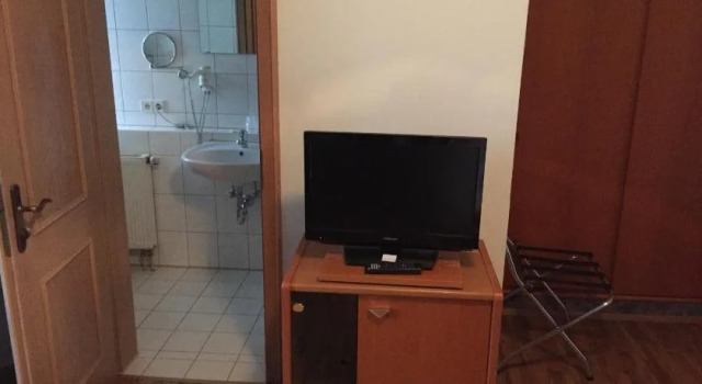 Landgasthof Pauliwirt, Book Hotel Erharting Upper Bavaria