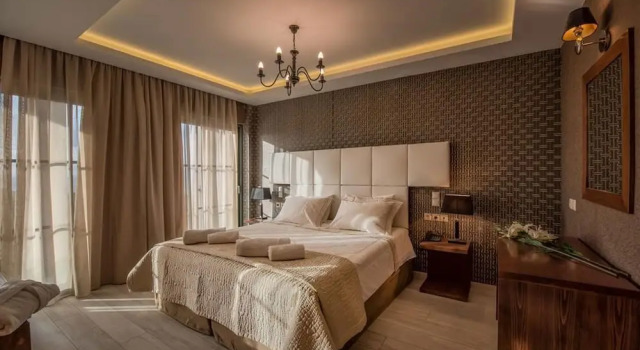 Elegance Luxury Executive Suites, Забронировать Отель Отели Циливи 5 звезд, 5*