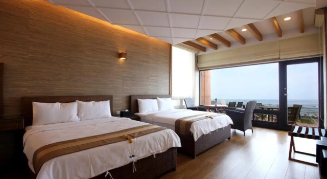 Четырёхместный номер Standard с видом на море TORO Ocean front B&B