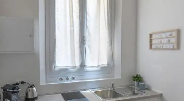 New Loft in the Heart of Bologna 3, Забронировать Отель Отели Болоньи с бассейном, рядом с Церковь Святого Стефана, Бассейн