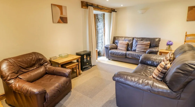 Y Warws, Varaa Hotelli Llanelltyd Glamorgan