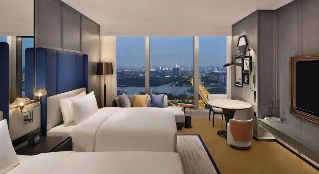 Четырёхместный номер Deluxe с видом на канал Le Meridien Nantong