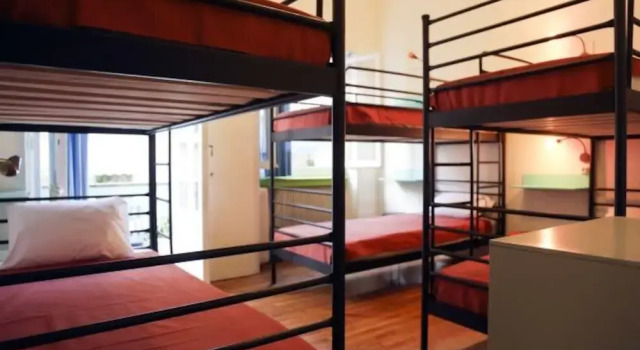 Chameleon Youth Hostel - Hostel, Забронировать Хостел Хостелы Афины, рядом с Университет Афин, Хостел