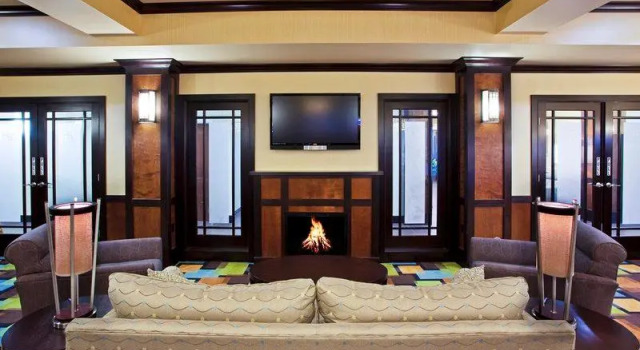 Кровать в общем номере Holiday Inn Express & Suites Van Wert by IHG