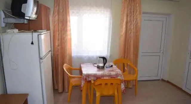 Guest house U Alekseya, Забронировать Гостевой дом Отели Побережья Анапы с парковкой, Парковка