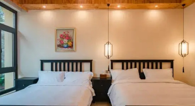 Люкс с 3 комнатами Flower Inn Hotel