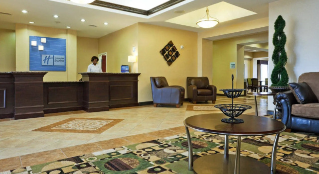Holiday Inn Express Hotel and Suites Statesville by IHG, Забронировать Отель Стейтсвилл Северная Каролина