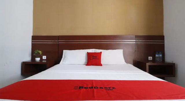 RedDoorz Plus @ Cakranegara
