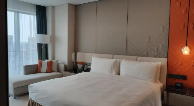 Двухместный номер Deluxe voco Shanghai Hongqiao Hub by IHG