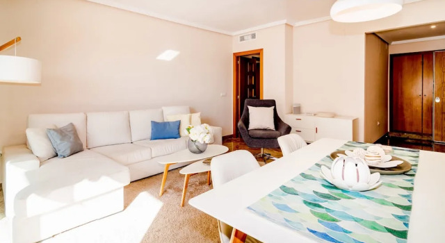 GH-Beautiful 2 bedroom apt small pool