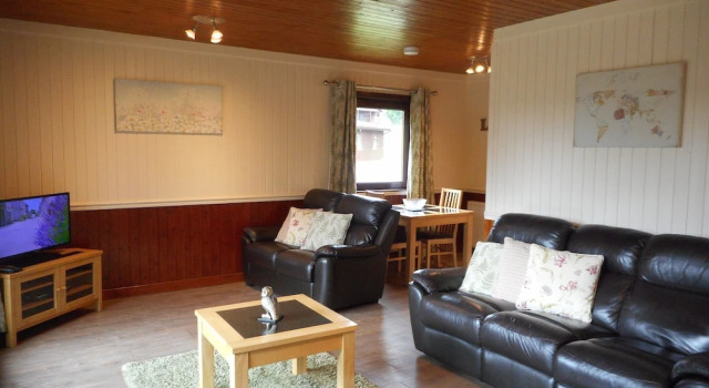 Bluebell Lodge 5 with Hot Tub, Book Hotel Minnigaff Scotland