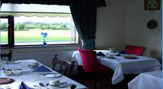 Valley View Farmhouse, Book Hotel Hotels in Kerry with Parking, Parking