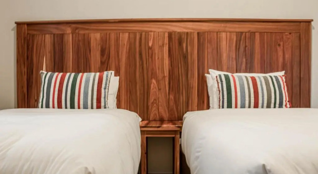 Апартаменты Deluxe Camelot Guest House & Apartments