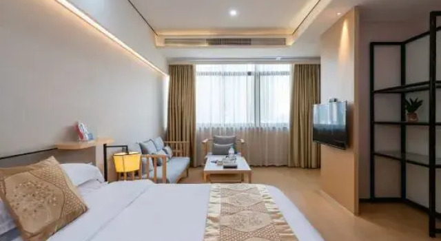 Люкс Deluxe Hezhizhou Hot Spring Hotel