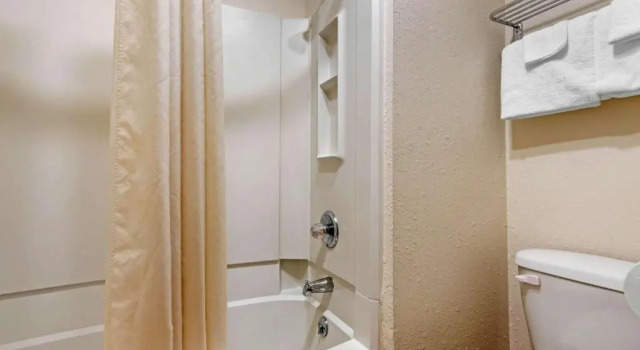 Номер Standard Quality Inn Fort Wayne