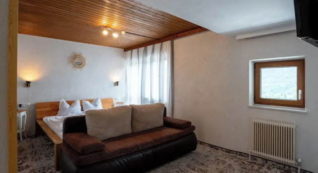 Трёхместный номер Classic с балконом Alpenhotel Edelweiss