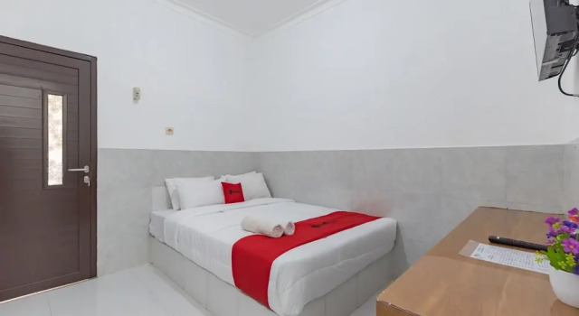 RedDoorz @ Kedawung Aurel Cirebon, Rezervovat Hotel North Cirebon West Java