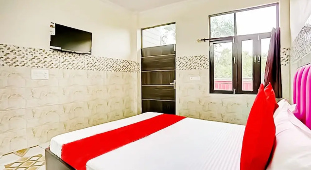 Roomshala 164 Hotel Thanks