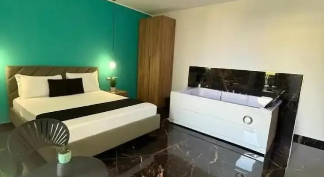 Hotel Movida, Book Hotel Hoteller i Casoria med parkering, Parkering