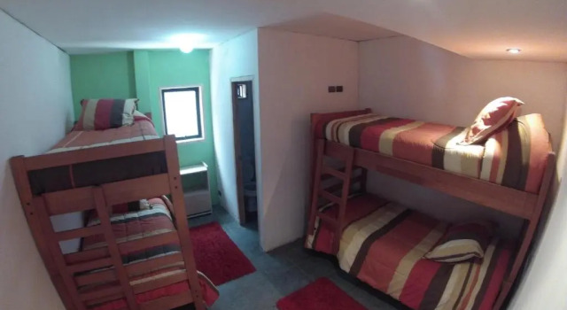 Четырёхместный номер Standard Pucontours Hostal