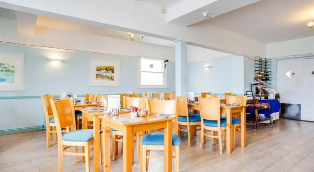 Godolphin Arms Hotel