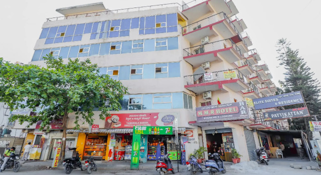 OYO 79377 Mmr Hotel, Varaa Hotelli Hotellit Bangalore pysäköinnillä, Pysäköinti