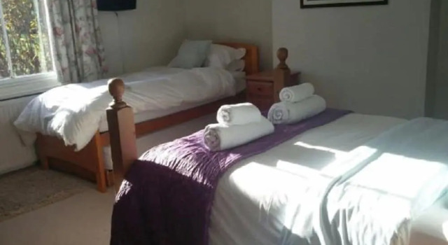 Winton House, Rezervați Bed and Breakfast Hoteluri în Gloucestershire cu parcare, Parcare
