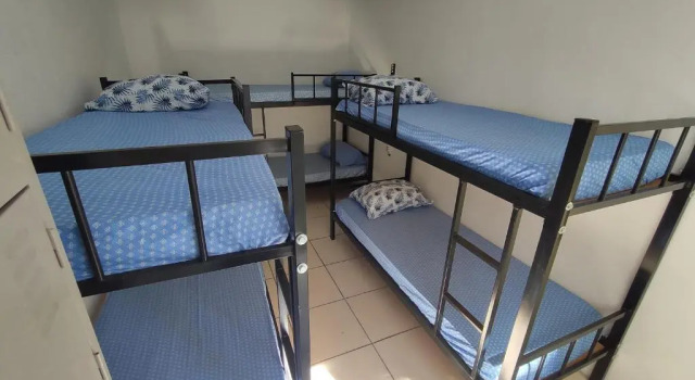 Кровать в общем номере Metrô Hostel SP
