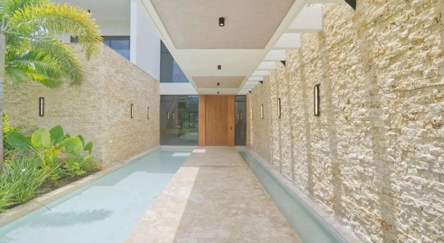 Коттедж Modern Lake Villa With English Speaking Staff in Golf and Beach Resort