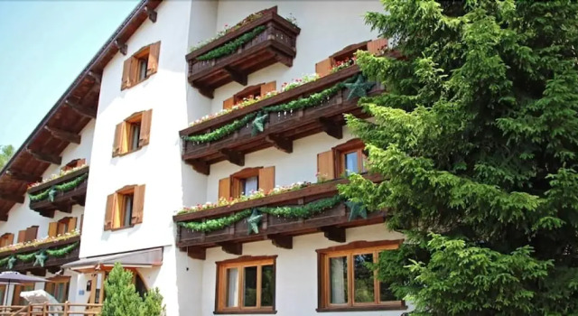 Hotel Lares, Забронировать Отель Фольгария Альтопиано-ди-Фольгария, рядом с Serrada - Martinella Quad Ski Lift