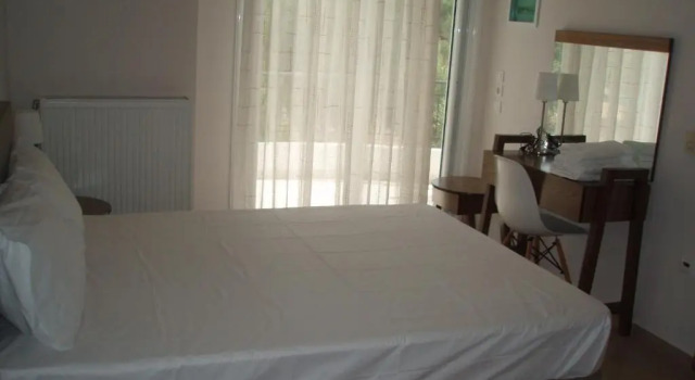 Студия с балконом Elea Apartments