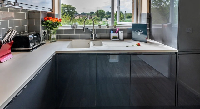 Charming 2-bed Apartment in Windsor - Free Parking, Varaa Huoneisto Asunnot kohteessa Merseyside, Huoneisto