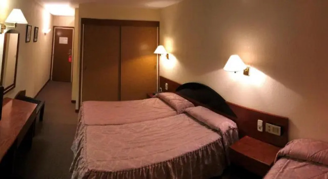 Трёхместный номер Economy Hotel Roc Del Castell