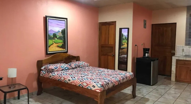 Двухместная студия с балконом и с видом на внутренний двор Apartamentos Quepos Studio
