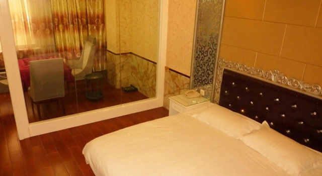 GreenTree Alliance NanJing HongYang Square QiaoBei Passenger Station Hotel