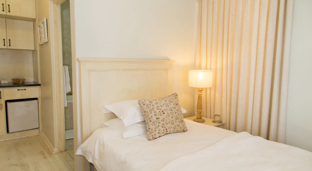 Four Palms Accommodation, Забронировать Гостевой дом Гостевые дома Дурбанвиль, Гостевой дом