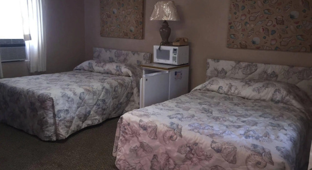 Captain's Cove Motel, Забронировать Мотель Отели Острова Оук с бассейном, Бассейн