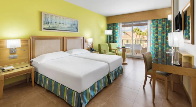 Семейный номер Superior с балконом Elba Costa Ballena Beach & Thalasso Resort