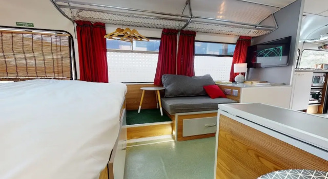 Gozo Bus Glamping - Stay on a 1974 Vintage Maltese bus in Xlendi, Varaa Leirintäalue Xlendi Gozo