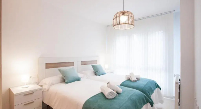 La Piedra L´Osu. Apartamento con piscina. Playa 3 km, Varaa Huoneisto Llanes 