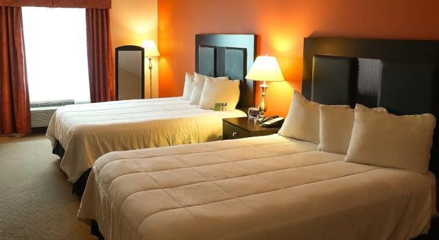 Standard Vierer Zimmer mit Balkon und mit Stadtblick Grand Hotel