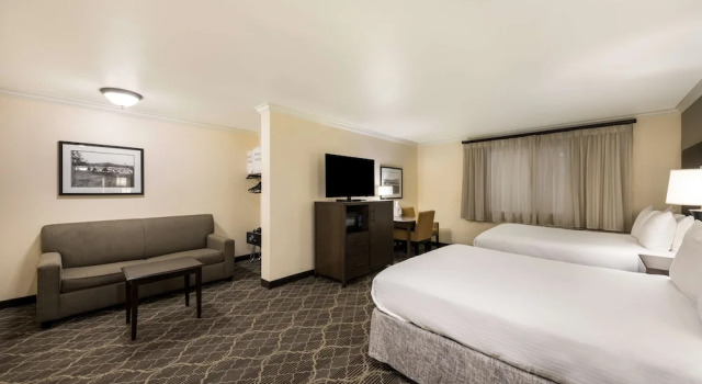 Семейный люкс Best Western Danville Sycamore Inn