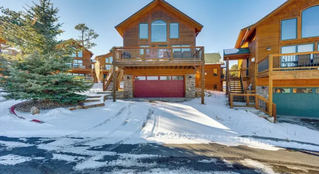Коттедж Updated & Spacious Lodge in Heart of Estes Park!