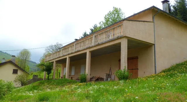 House With 3 Bedrooms in Nages, With Wonderful Lake View and Enclosed, Book Hotel Hoteller i Nages med parkering, Parkering