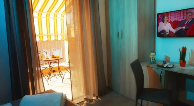 Bed And Breakfast Napoli Bracco, Забронировать Отель Отели Неаполя с парковкой, рядом с Кафедральный собор Неаполя, Парковка