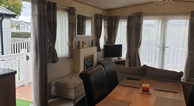 2-bed Caravan - Oakdene Forest Park