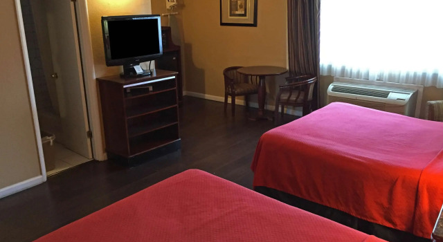 Четырёхместный номер Standard Inn at Bayshore