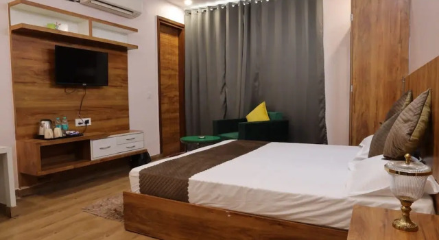 The Sandalwood Hotel, Sec-38 I Near Medanta Medicity Gurgaon, Забронировать Отель Отели Гургаон с завтраком, рядом с Kingdom of Dreams, Завтраки