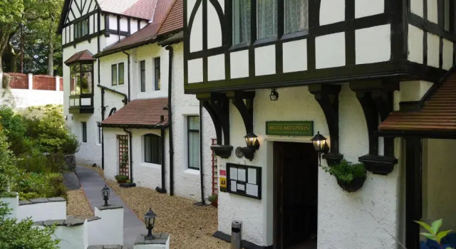 Craig-y-Dderwen Riverside Hotel, Забронировать Отель Бетс-и-Койд Клоид, рядом с Железнодорожный музей в Конви-Вэлли